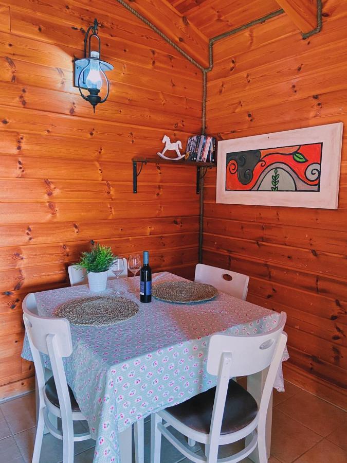 Julie'S Cabins Neot Golan Luaran gambar